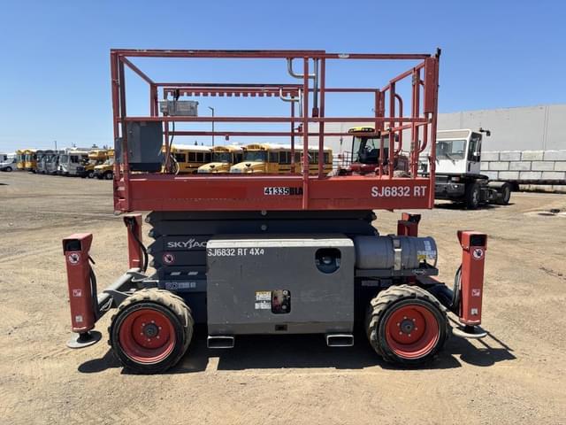 Image of Sky Jack SJ6832RT equipment image 4