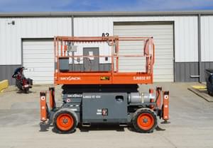 2016 Sky Jack SJ6832RT Image