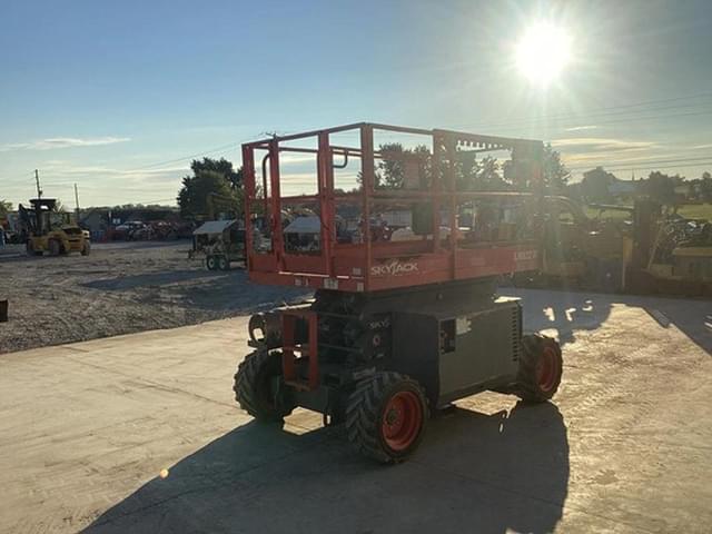 Image of Sky Jack SJ6832RT equipment image 3