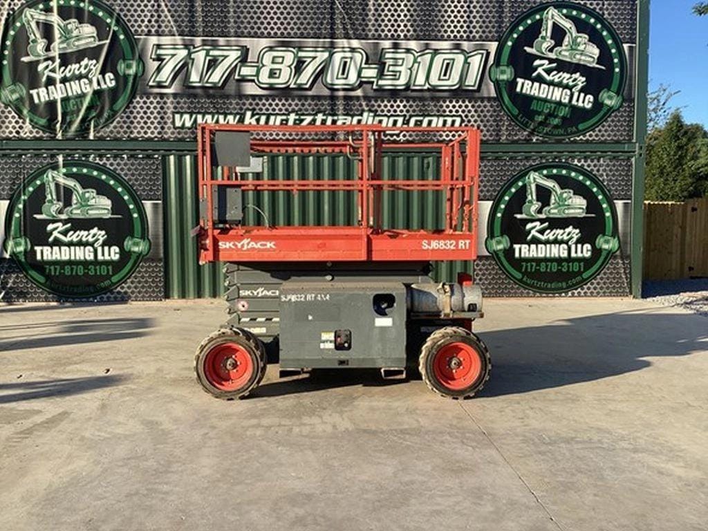 2016 Sky Jack SJ6832RT Equipment Image0