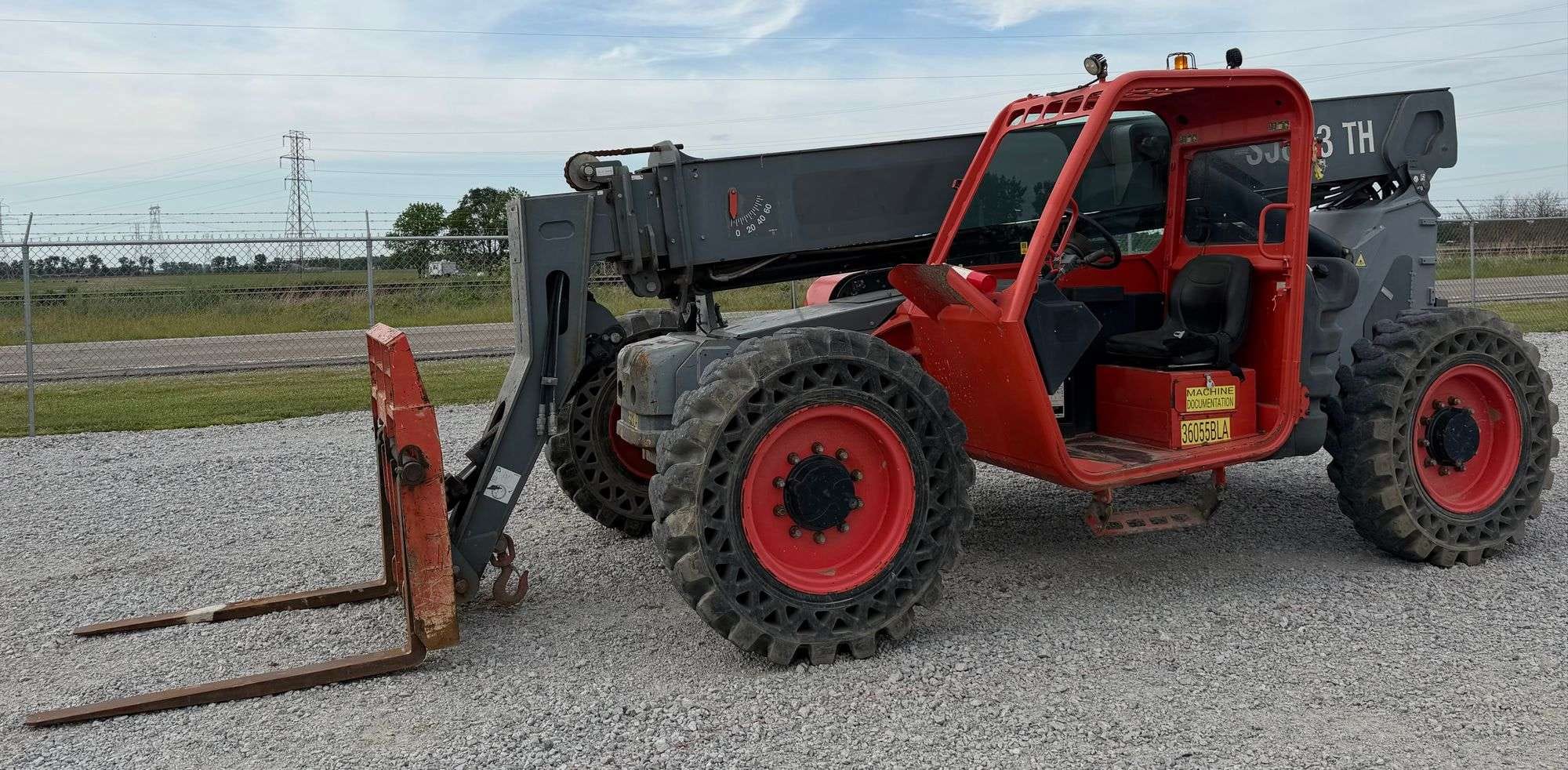 2016 Sky Jack SJ843TH Equipment Image0