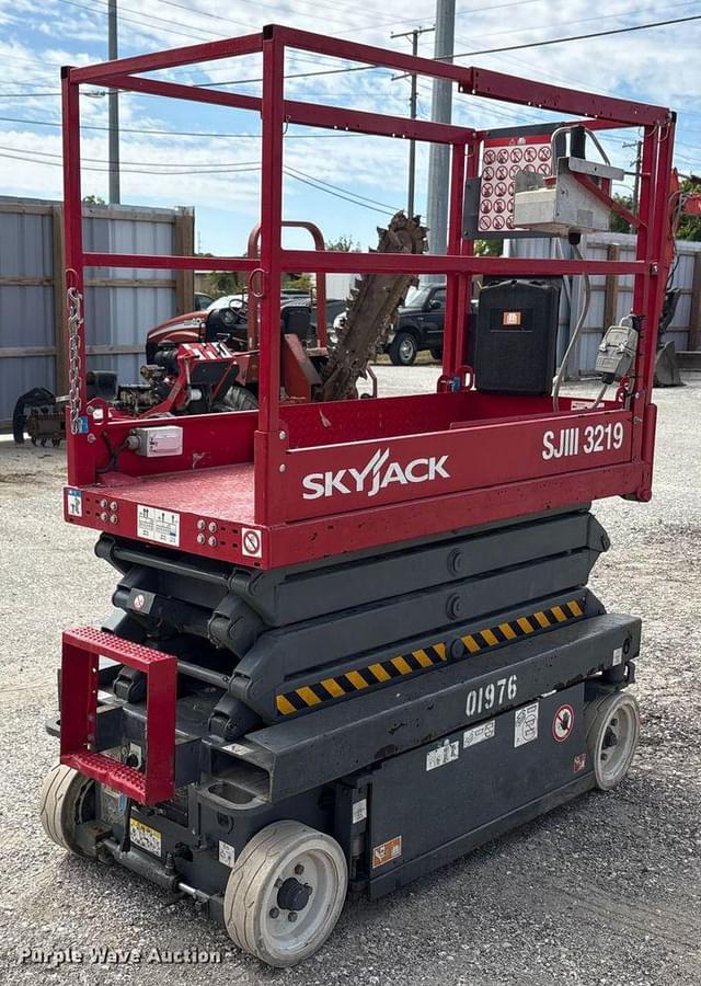 Image of Sky Jack SJIII3219 equipment image 4