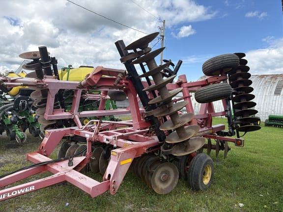 2016 Sunflower 1435 Equipment Image0