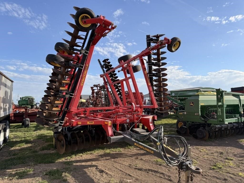 2016 Sunflower 1436 Equipment Image0