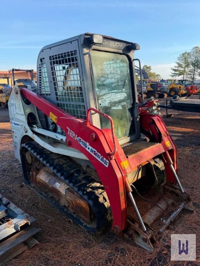 Image of Takeuchi TL8 equipment image 4