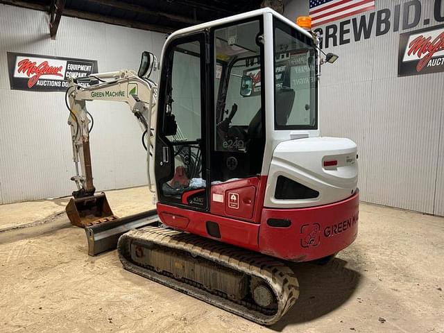 Image of Takeuchi TB240 equipment image 2