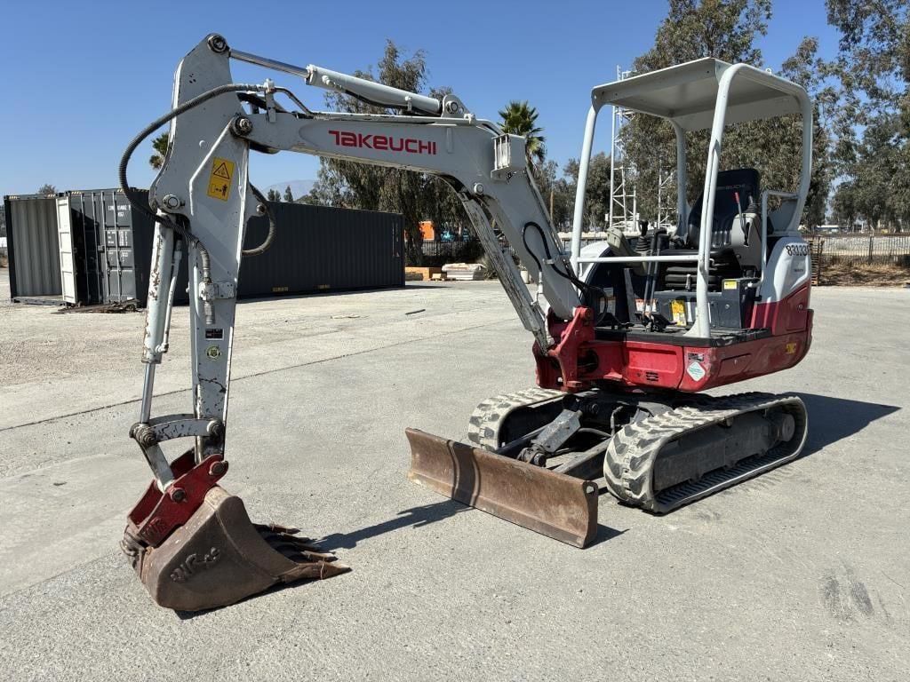 2016 Takeuchi TB230 Equipment Image0