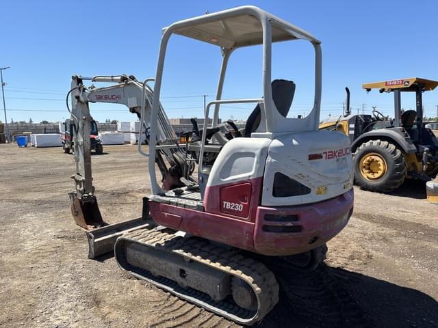Image of Takeuchi TB230 equipment image 3