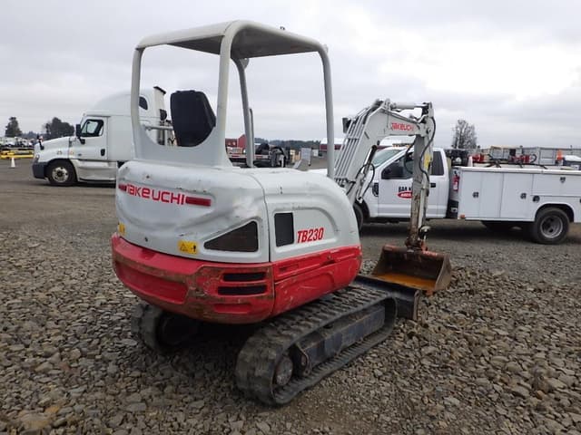 Image of Takeuchi TB230 equipment image 3