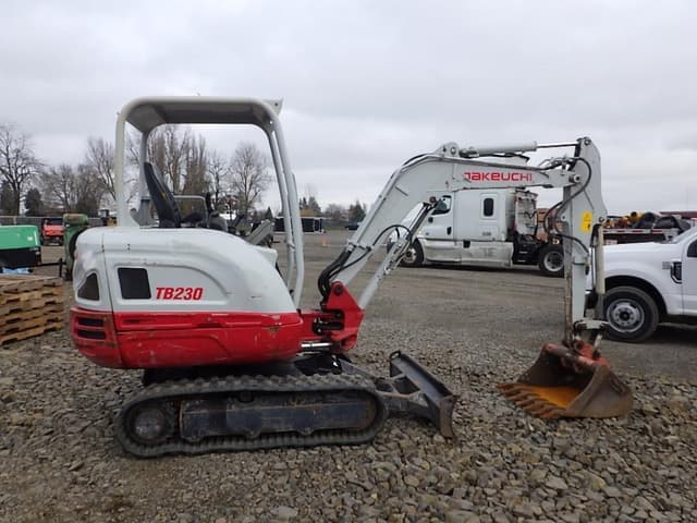 Image of Takeuchi TB230 equipment image 2