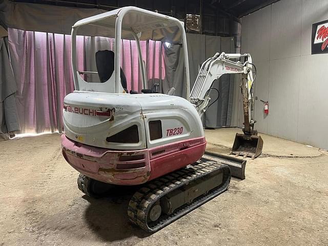 Image of Takeuchi TB230 equipment image 4