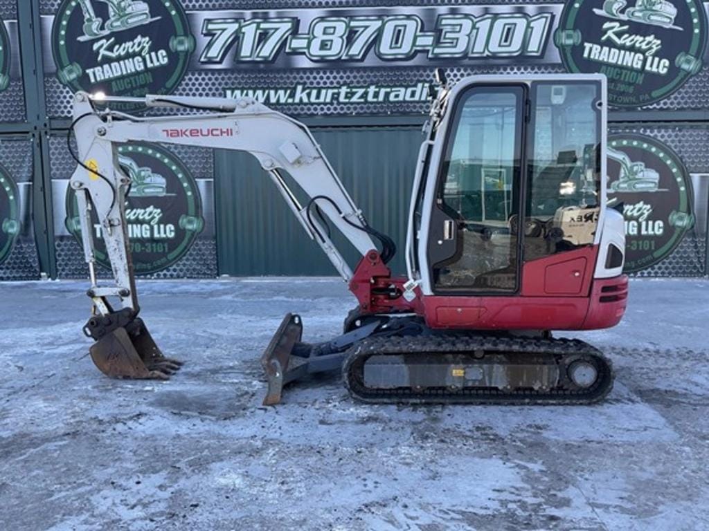 2016 Takeuchi TB240 Equipment Image0