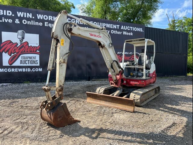 Image of Takeuchi TB260 equipment image 1