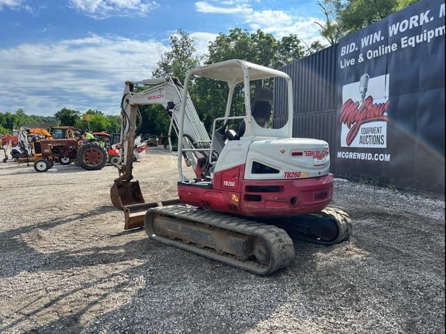 Image of Takeuchi TB260 equipment image 3