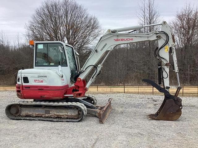 Image of Takeuchi TB260 equipment image 2