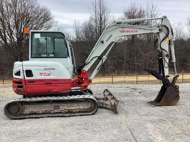 Image of Takeuchi TB260 equipment image 3