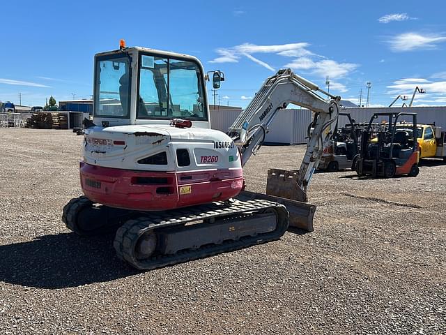 Image of Takeuchi TB260 equipment image 2