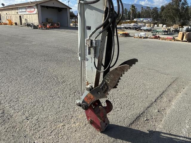 Image of Takeuchi TB280FR equipment image 4