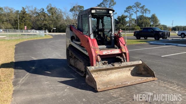 Image of Takeuchi TL10 equipment image 2