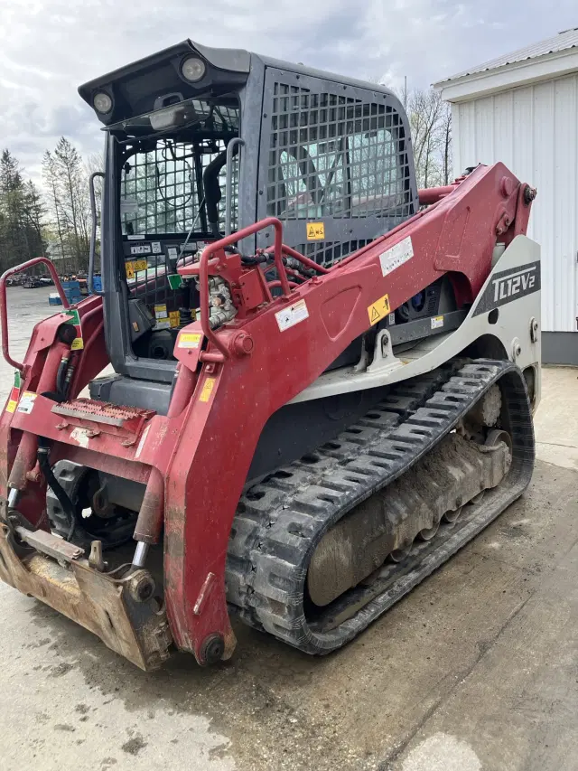 Image of Takeuchi TL12 equipment image 4