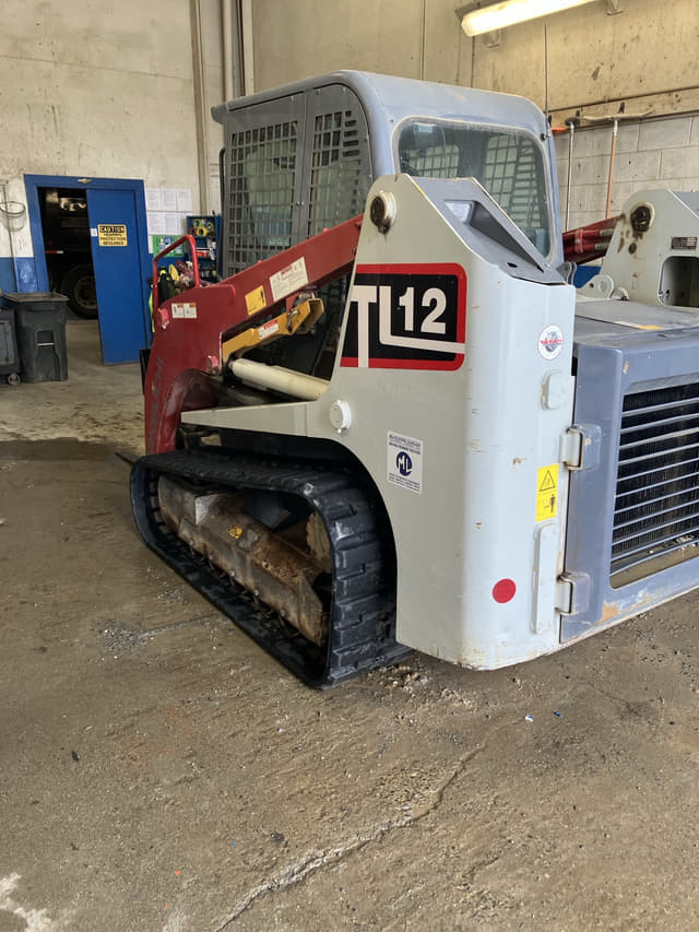 Image of Takeuchi TL12 equipment image 2