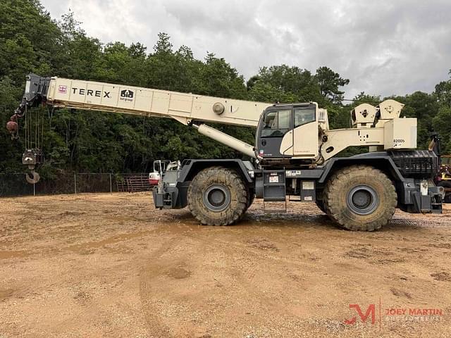 Image of Terex RT670 equipment image 1