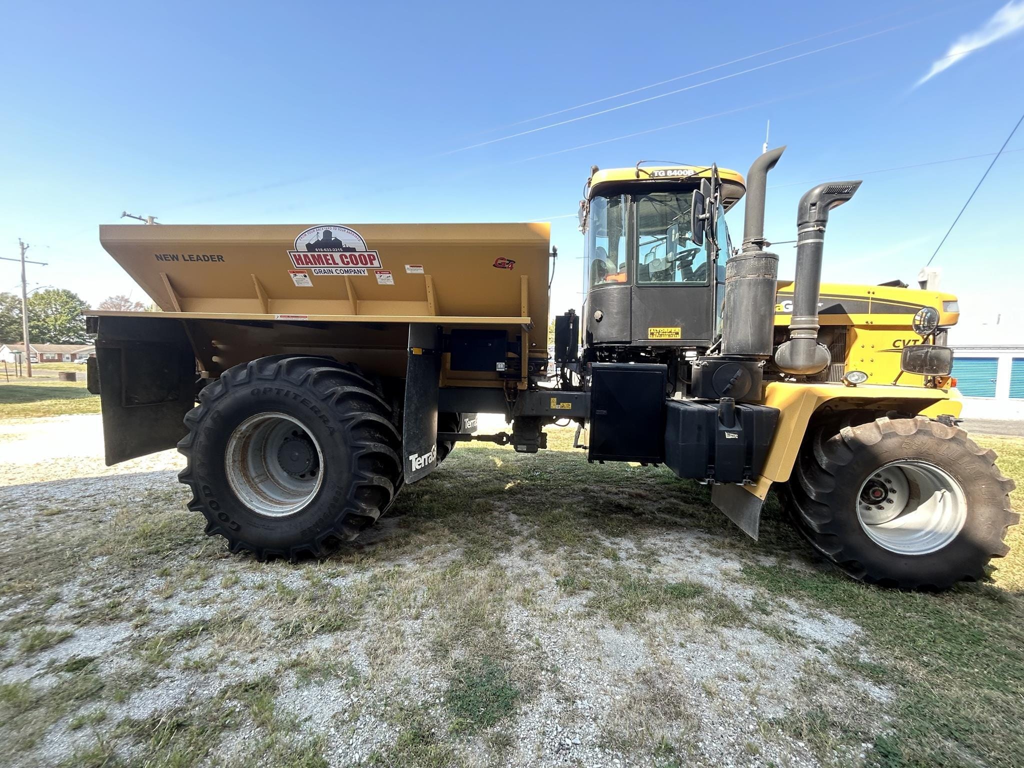2016 Terra-Gator TG8400B Equipment Image0