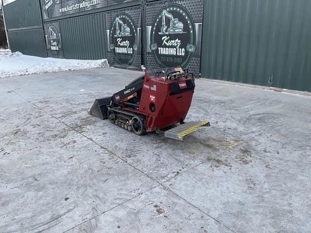 Image of Toro Dingo TX427 equipment image 1