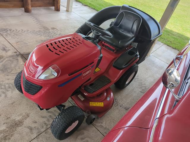 Image of Toro LX427 equipment image 2