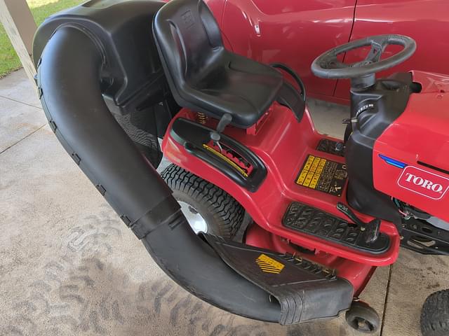 Image of Toro LX427 equipment image 4
