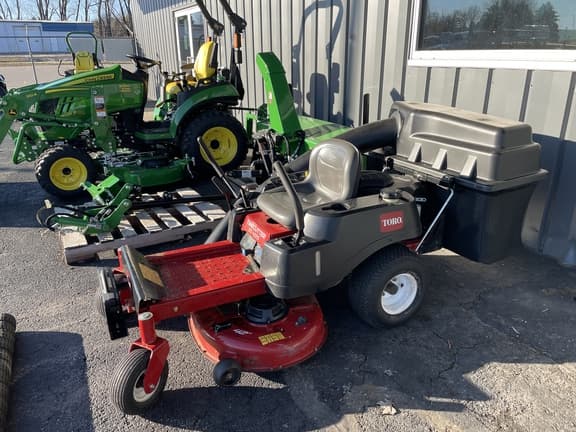 Image of Toro Timecutter SS4225 equipment image 1