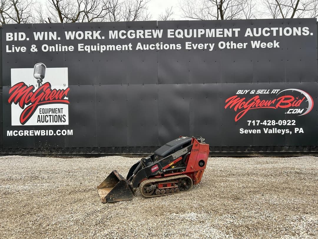 Image of Toro Dingo TX427 Primary image