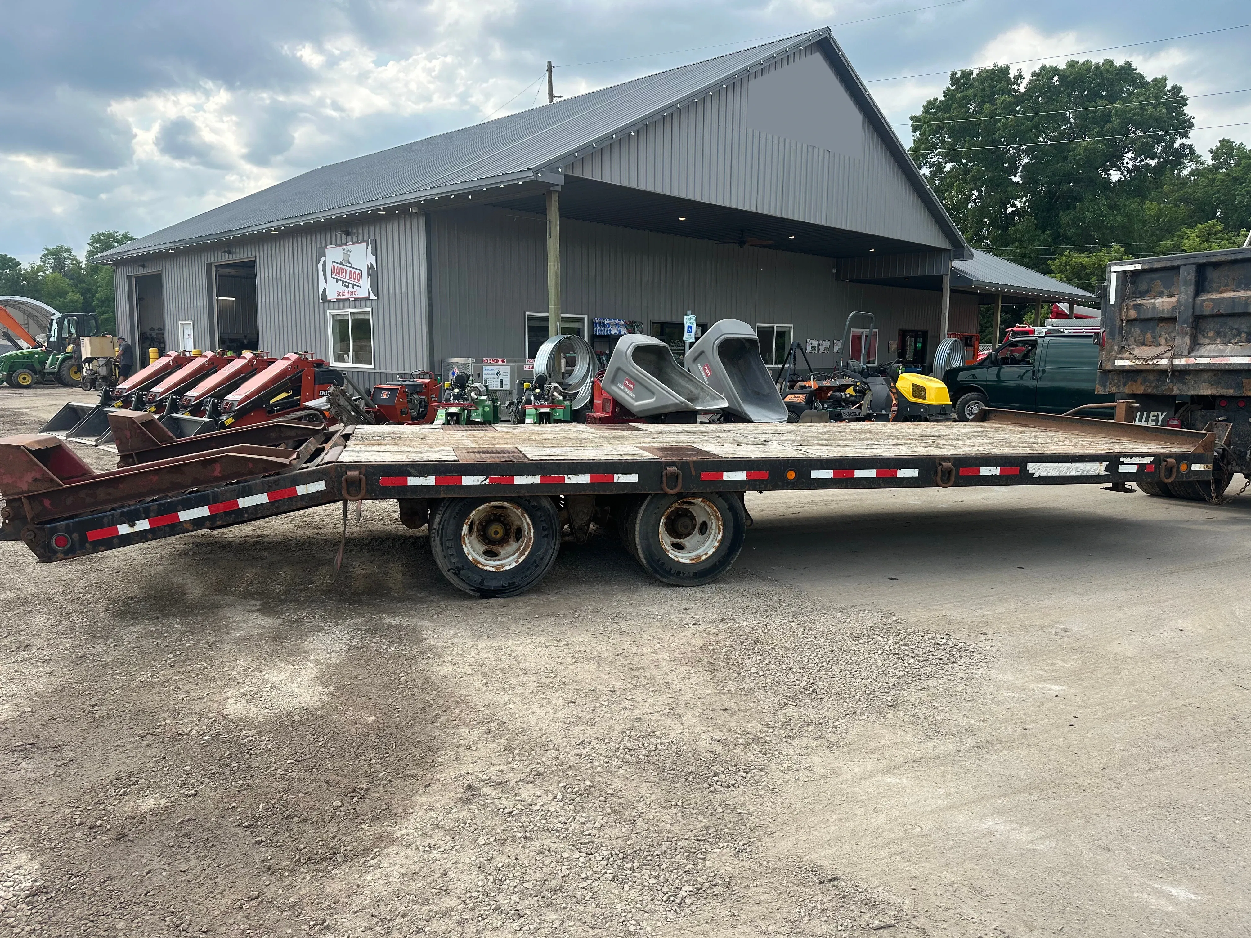 2016 Towmaster T-20LP Equipment Image0