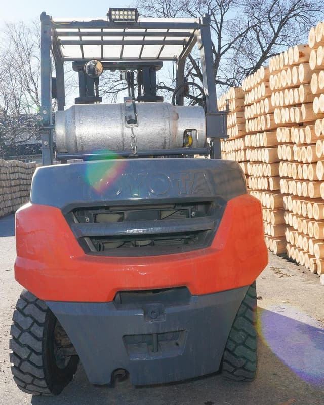 Image of Toyota 8FG35U equipment image 3