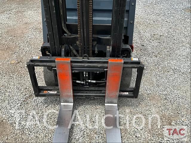 Image of Toyota 8FGCU15 equipment image 3
