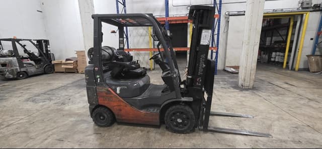 Image of Toyota 8FGCU25 equipment image 3