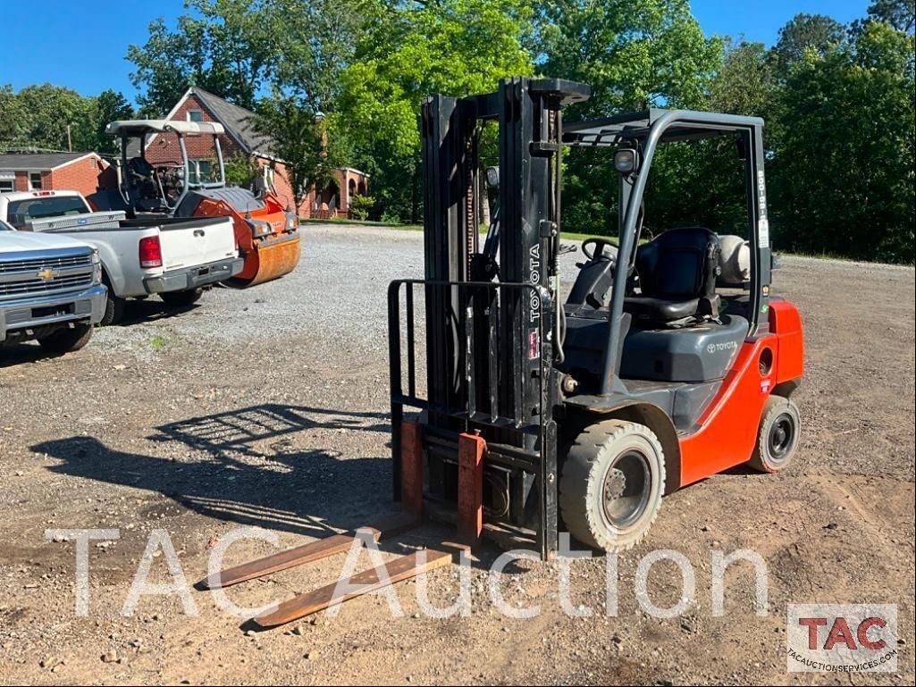 Main image Toyota 8FGU25