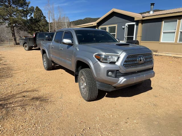 Image of Toyota Tacoma equipment image 1