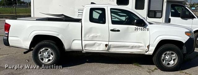 Image of Toyota Tacoma equipment image 3