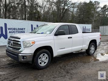 Main image Toyota Tundra SR5