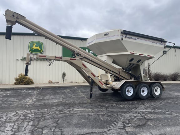 2016 Unverferth 3750XL Equipment Image0