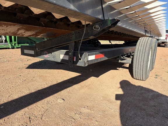 2016 Unverferth Roadrunner 548 Equipment Image0