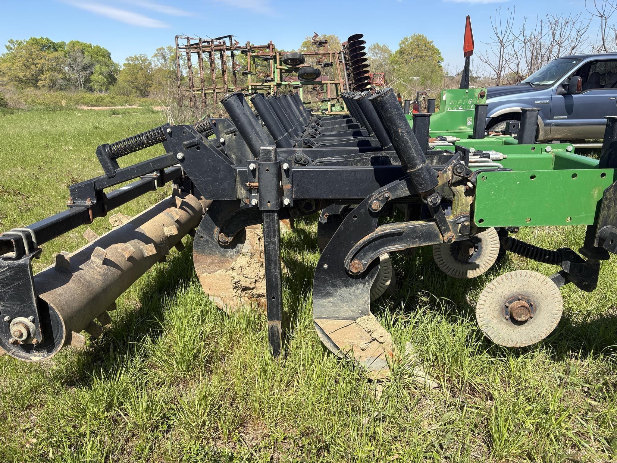 2016 Unverferth 632 Equipment Image0