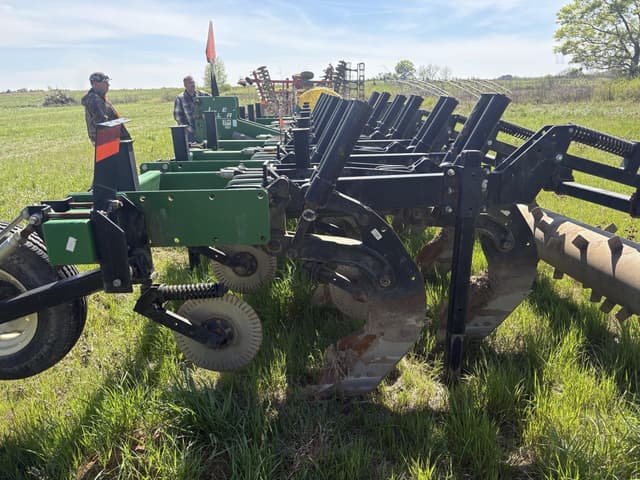 Image of Unverferth 632 equipment image 2