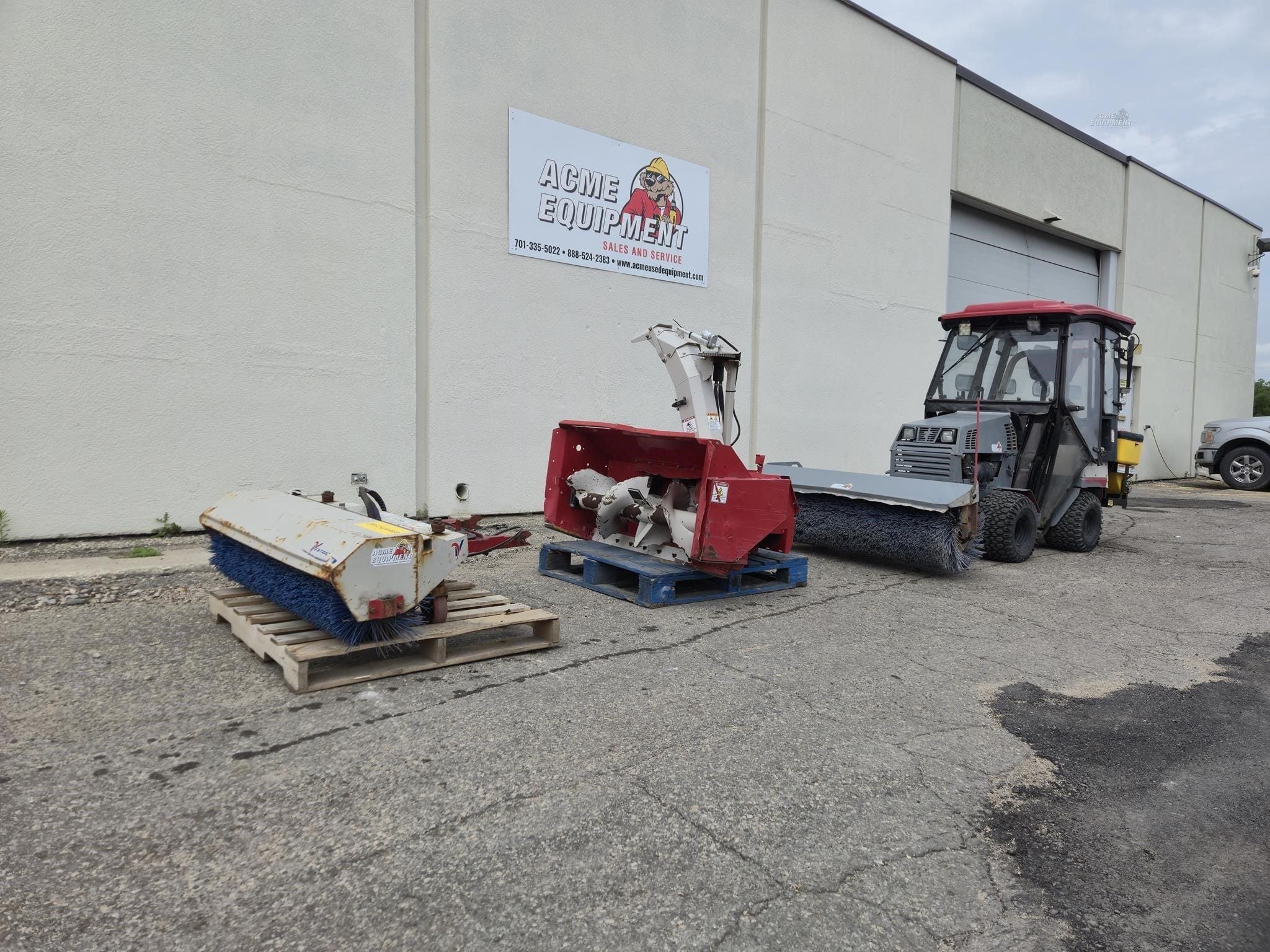 2016 Ventrac 4500Z Equipment Image0