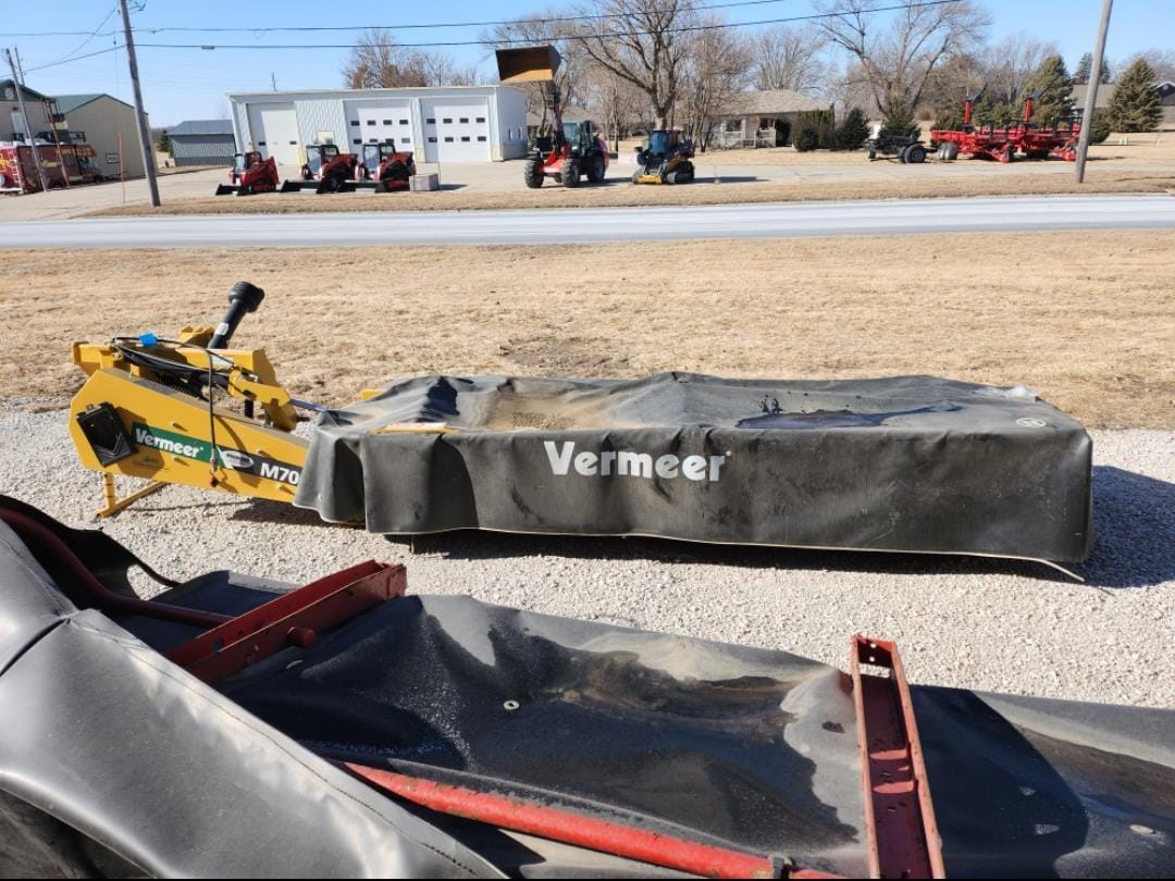 Main image Vermeer M7040