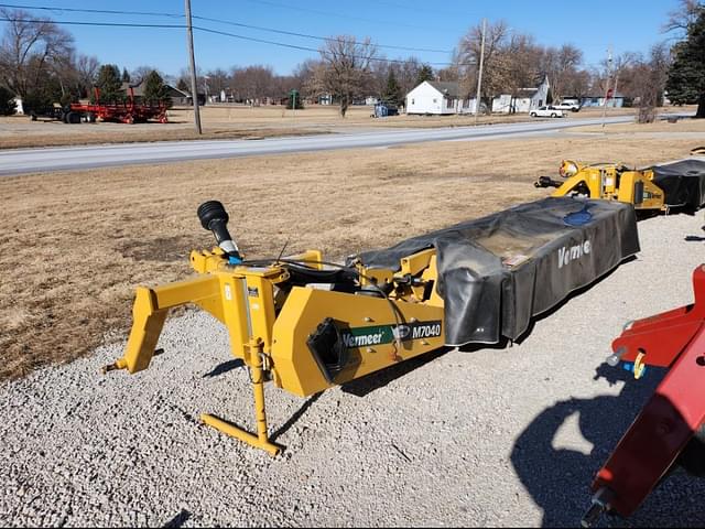 Image of Vermeer M7040 equipment image 1