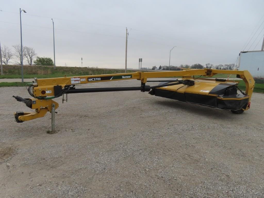 2016 Vermeer MC3700 Equipment Image0