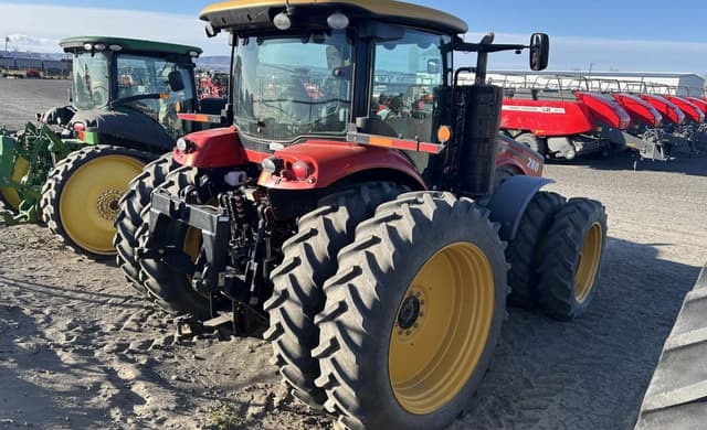 Image of Versatile 260 equipment image 3