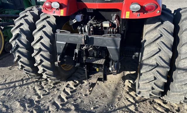 Image of Versatile 260 equipment image 4